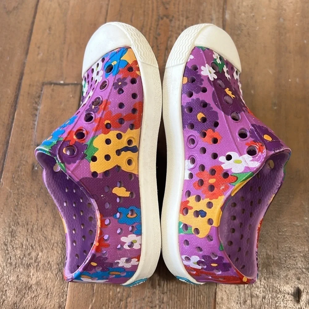 Native Shoes floral discoloration